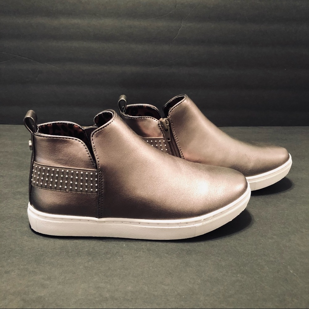 Steve Madden girl’s platform sneaker